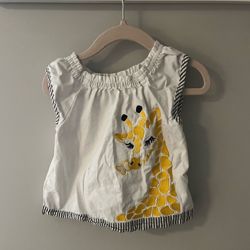 Gymboree giraffe top